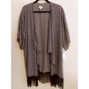 Lularoe Monroe Kimono